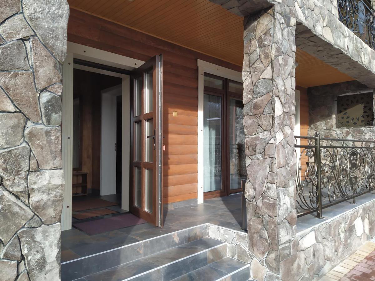 Zatyshok Hotel Svalyava Exterior photo